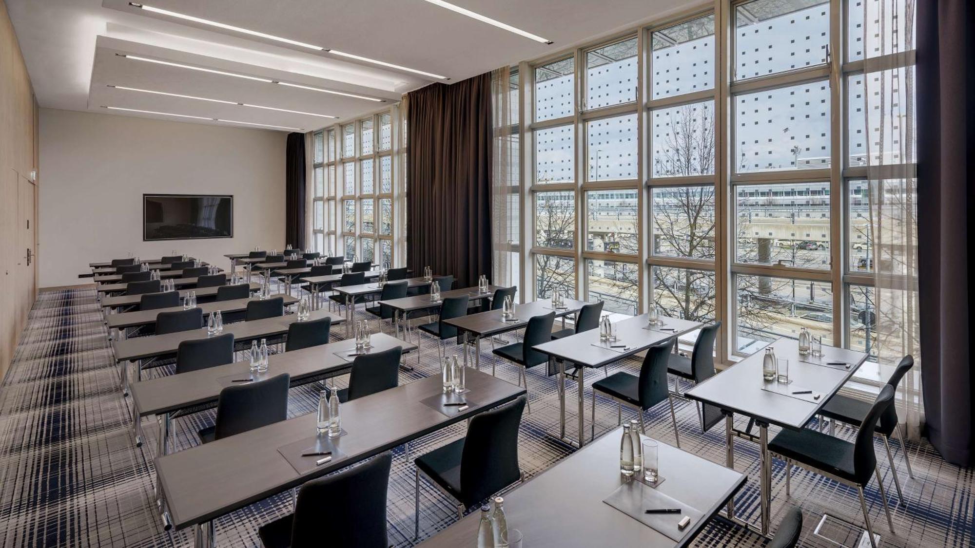 Hilton Munich Airport Hotel Schwaig bei Nürnberg Buitenkant foto