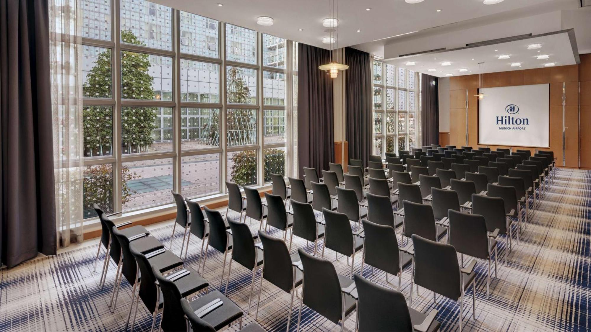 Hilton Munich Airport Hotel Schwaig bei Nürnberg Buitenkant foto