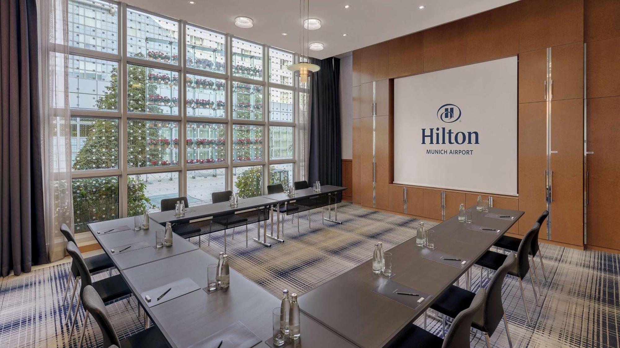 Hilton Munich Airport Hotel Schwaig bei Nürnberg Buitenkant foto