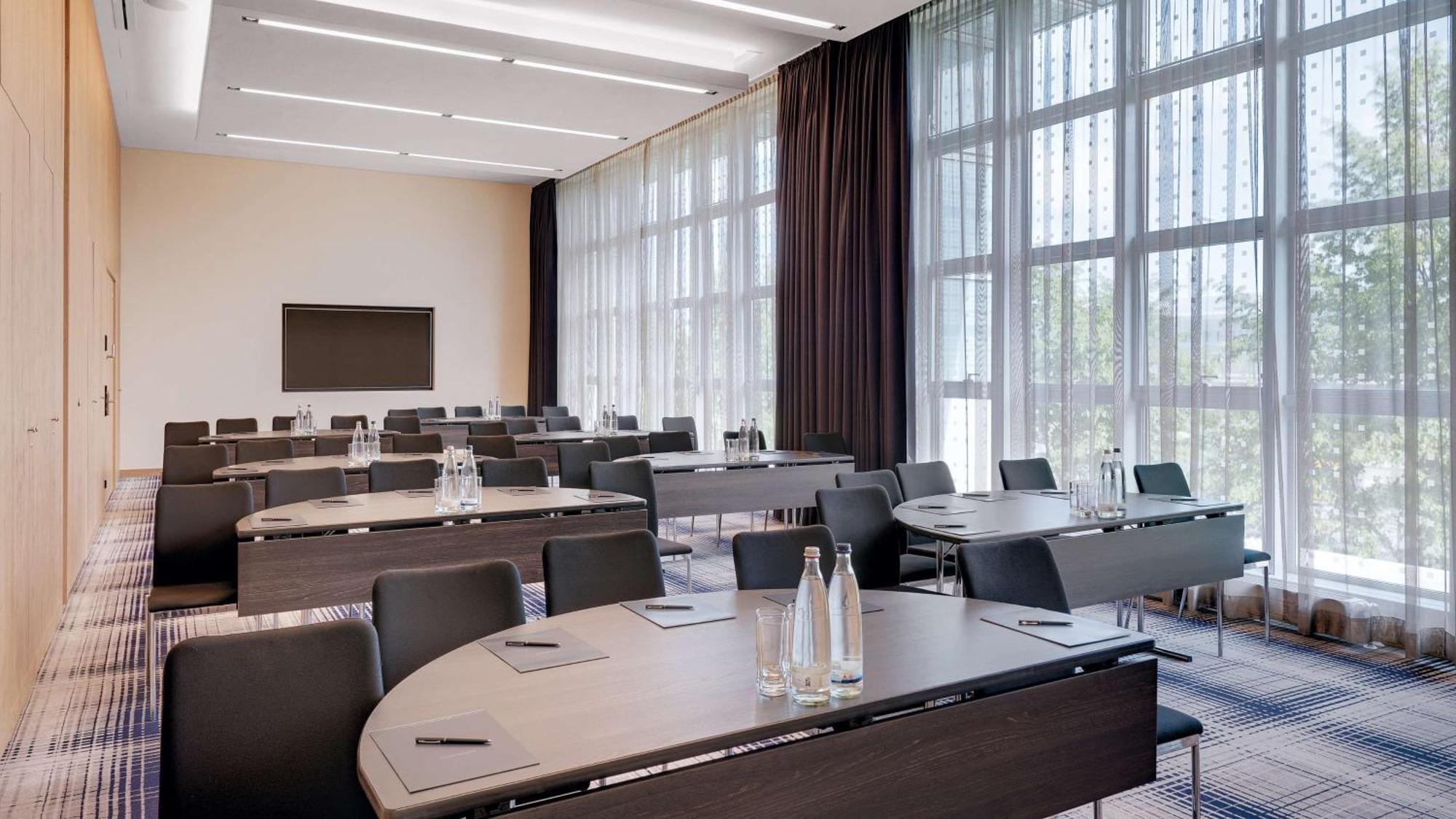 Hilton Munich Airport Hotel Schwaig bei Nürnberg Buitenkant foto