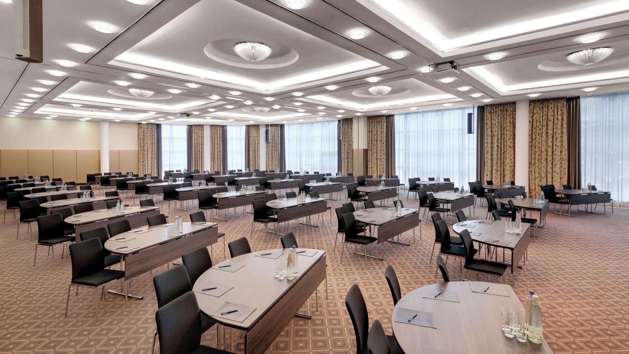 Hilton Munich Airport Hotel Schwaig bei Nürnberg Buitenkant foto