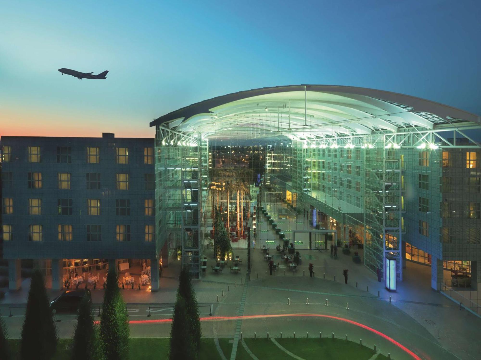 Hilton Munich Airport Hotel Schwaig bei Nürnberg Buitenkant foto